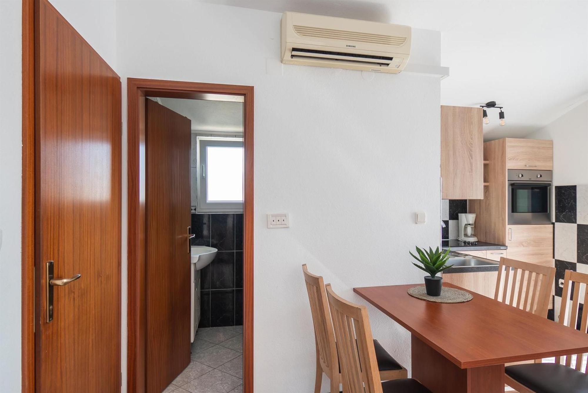 פרימוסטן Apartments Polly מראה חיצוני תמונה